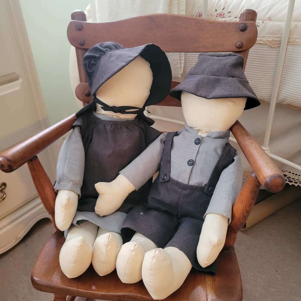 Vintage Pennsylvania Dutch Amish pair of dolls Gray and Black Doll Set